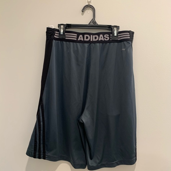 🤩 3 for $20 / Adidas Athletic Shorts size M - Picture 6 of 8